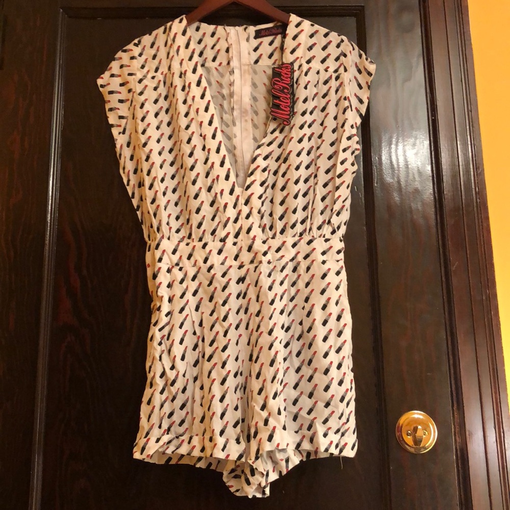 Motel Rocks Lipstick Romper 💄 M $70